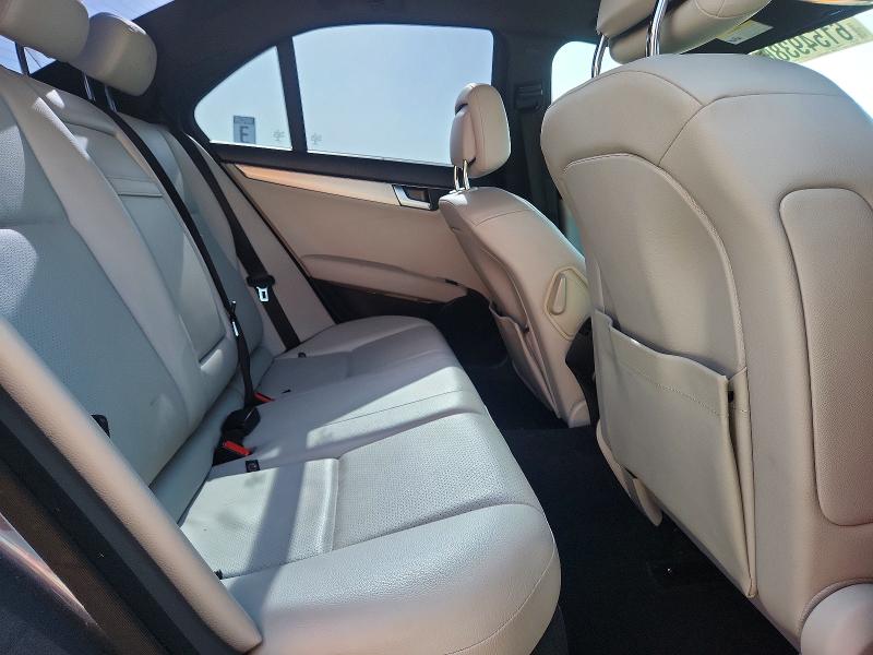 Продажа на аукционе авто 2014 Mercedes-benz C, vin: WDDGF4HB1EA960414, номер лота: 61549386