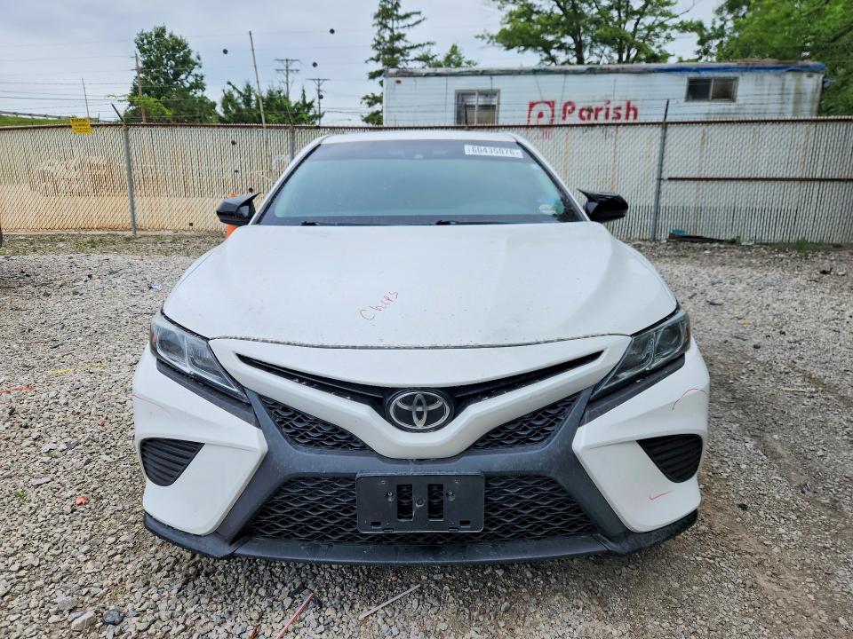 2018 Toyota Camry მანქანა იყიდება აუქციონზე, vin: 4T1B11HK6JU641452, აუქციონის ნომერი: 60435976