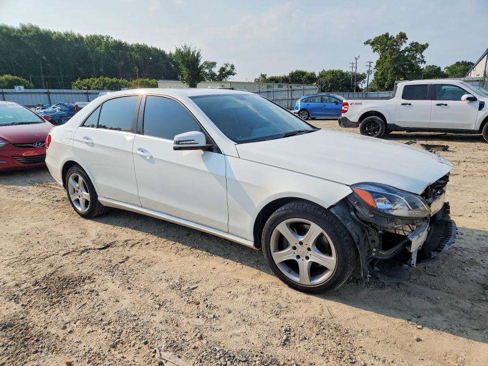 61933506 :رقم المزاد ، WDDHF8JB0EB059096 vin ، 2014 Mercedes-benz E مزاد بيع