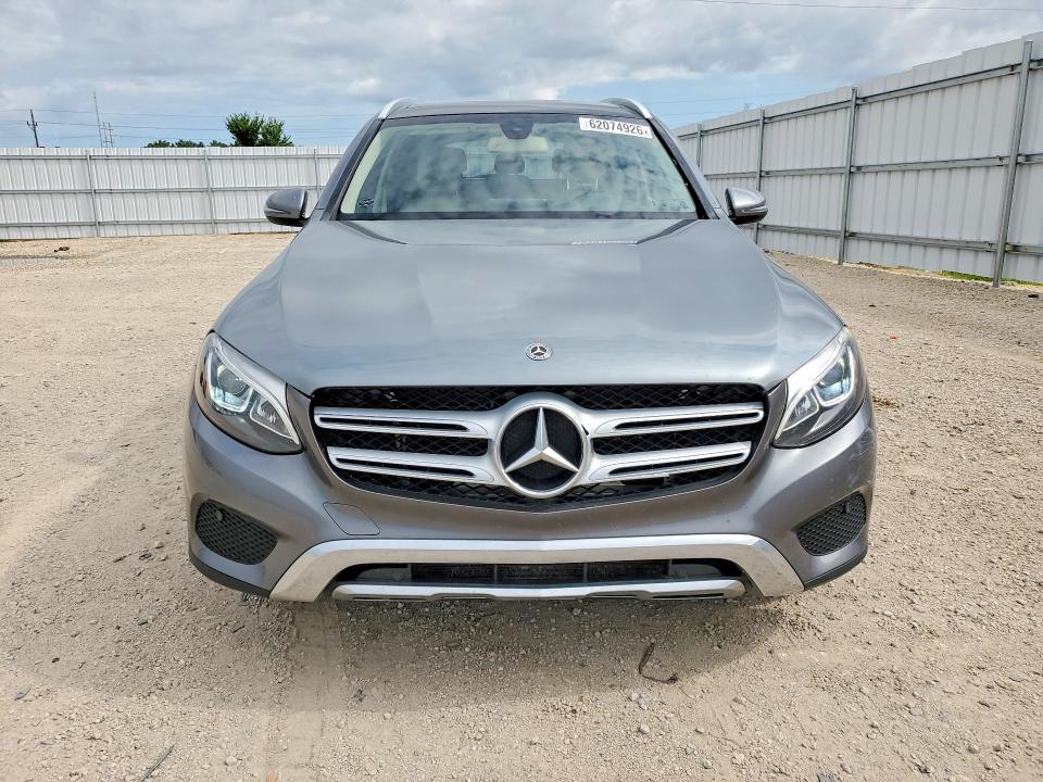 62074926 :رقم المزاد ، WDC0G4JB2HV008144 vin ، 2017 Mercedes-benz Glc مزاد بيع