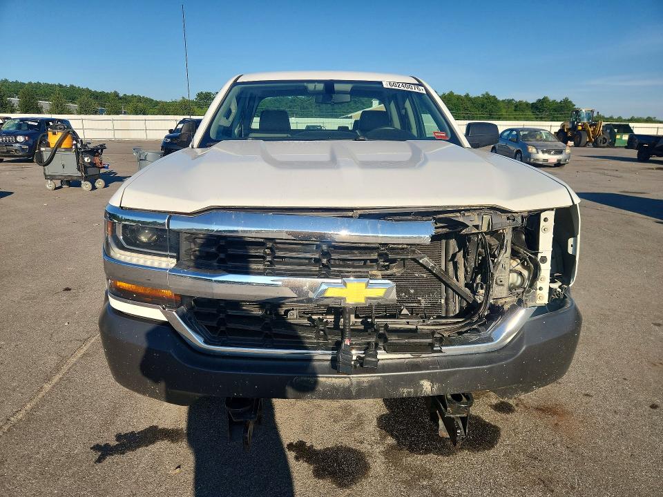 60240076 :رقم المزاد ، 1GCVKNEH2JZ256634 vin ، 2018 Chevrolet Silverado مزاد بيع