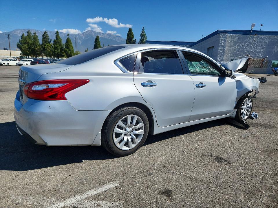 Продаж на аукціоні авто 2017 Nissan Altima, vin: 1N4AL3AP2HC298690, номер лоту: 61159846