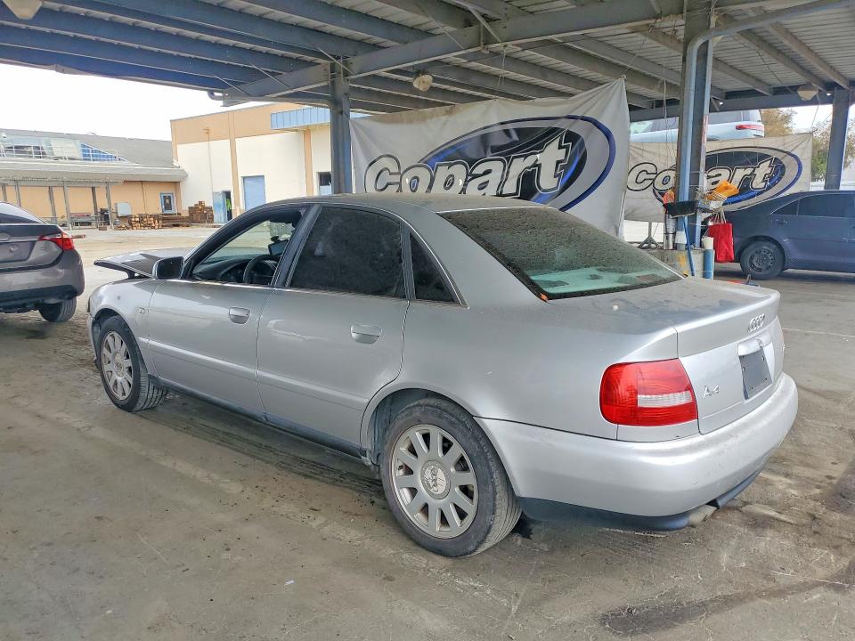 62282656 :رقم المزاد ، WAUAH28D8YA098150 vin ، 2000 Audi A4 مزاد بيع