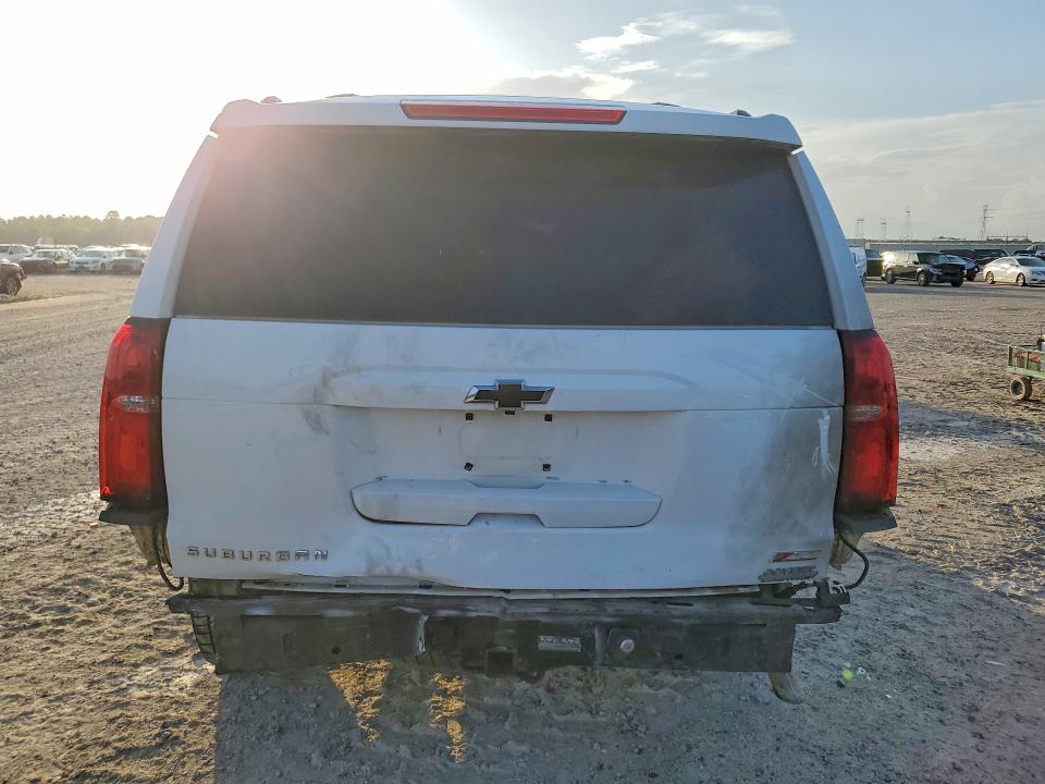 2017 Chevrolet Suburban მანქანა იყიდება აუქციონზე, vin: 1GNSKHKC2HR385164, აუქციონის ნომერი: 60189156