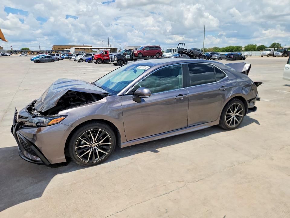 2024 Toyota Camry მანქანა იყიდება აუქციონზე, vin: 4T1G11AK0RU881379, აუქციონის ნომერი: 60570116