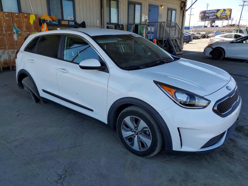 59880316 :رقم المزاد ، KNDCB3LC2J5210117 vin ، 2018 Kia Niro مزاد بيع