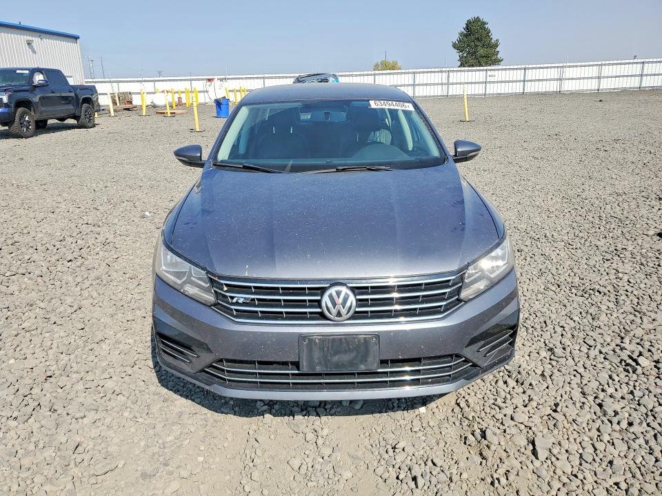 63494406 :رقم المزاد ، 1VWDT7A36HC068756 vin ، 2017 Volkswagen Passat مزاد بيع