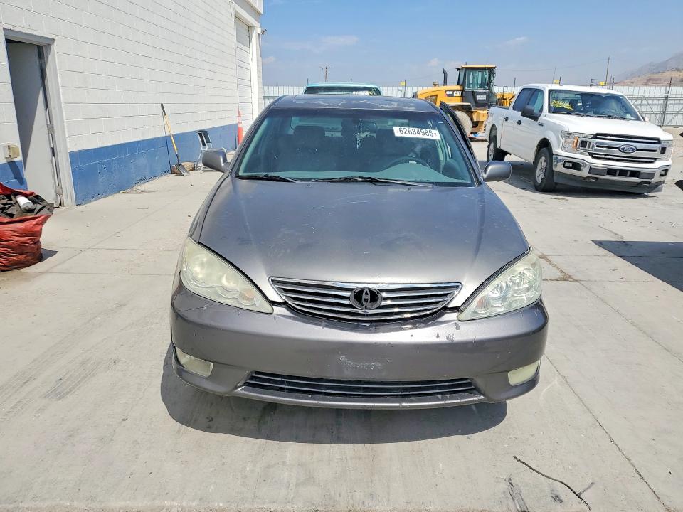 2005 Toyota Camry მანქანა იყიდება აუქციონზე, vin: 4T1BE30K55U584923, აუქციონის ნომერი: 62684986