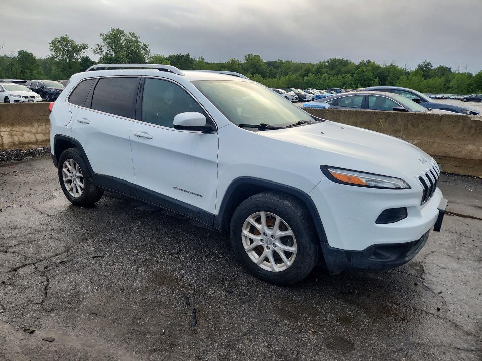 62907926 :رقم المزاد ، 1C4PJMCS5FW588855 vin ، 2015 Jeep Cherokee مزاد بيع