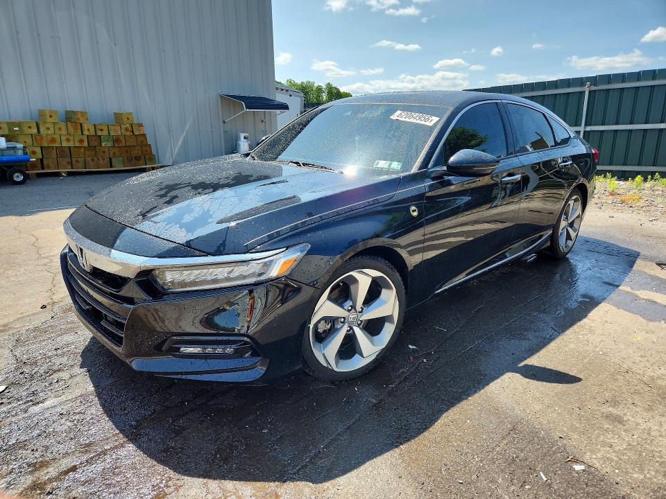 Продаж на аукціоні авто 2018 Honda Accord, vin: 1HGCV1F90JA043647, номер лоту: 62064956