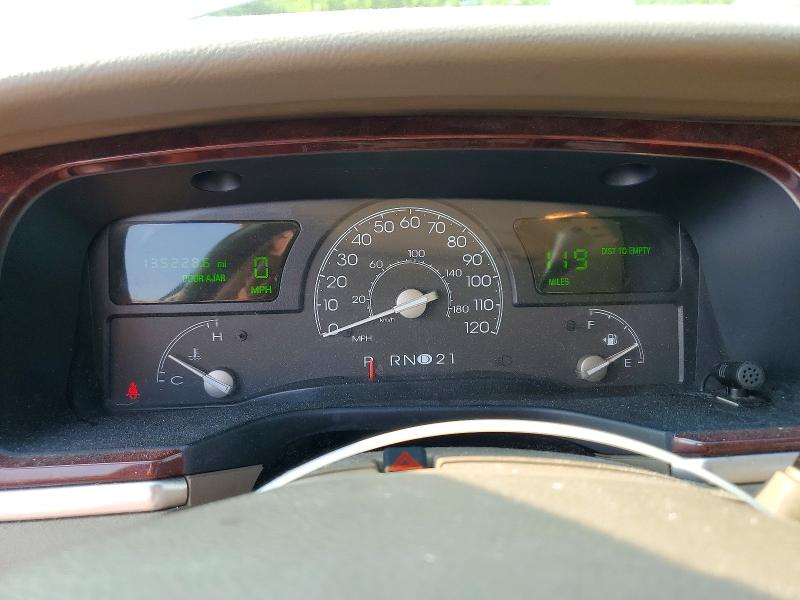 Продаж на аукціоні авто 2005 Lincoln Town Car, vin: 1LNHM81W05Y636477, номер лоту: 62872246
