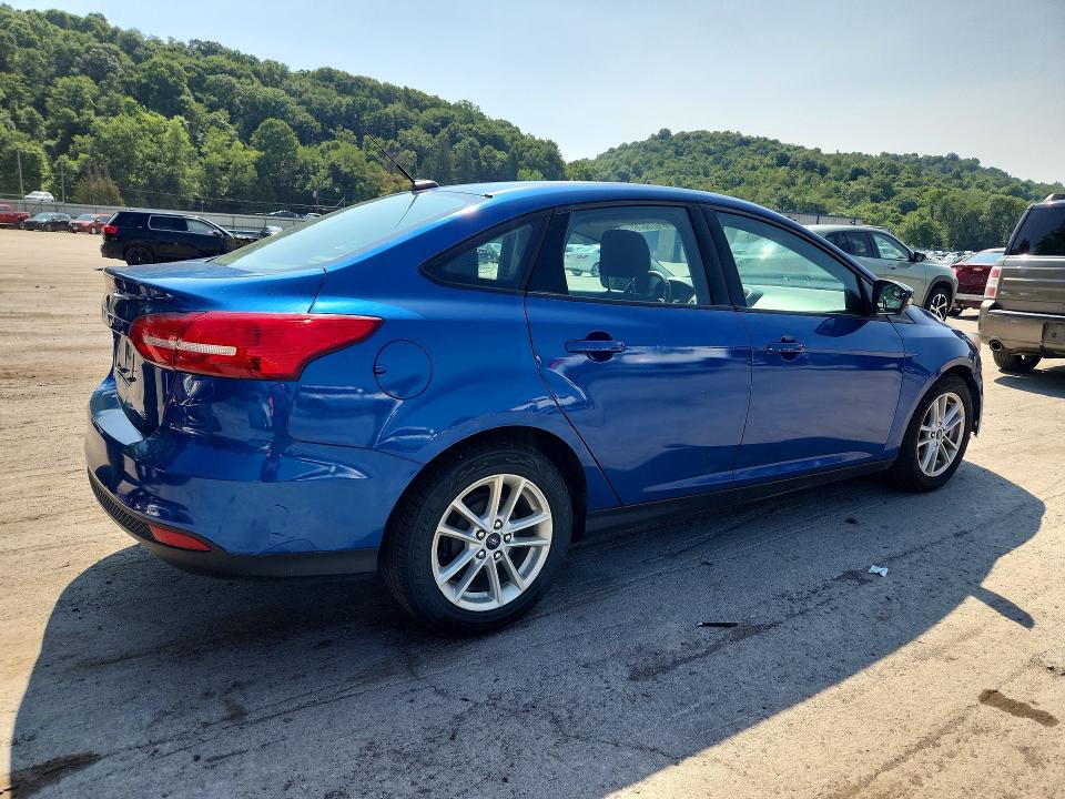 61078676 :رقم المزاد ، 1FADP3F28JL233847 vin ، 2018 Ford Focus مزاد بيع