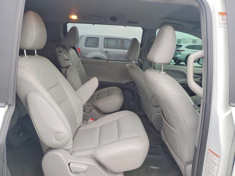 2017 Toyota Sienna მანქანა იყიდება აუქციონზე, vin: 5TDYZ3DC3HS833783, აუქციონის ნომერი: 61356076