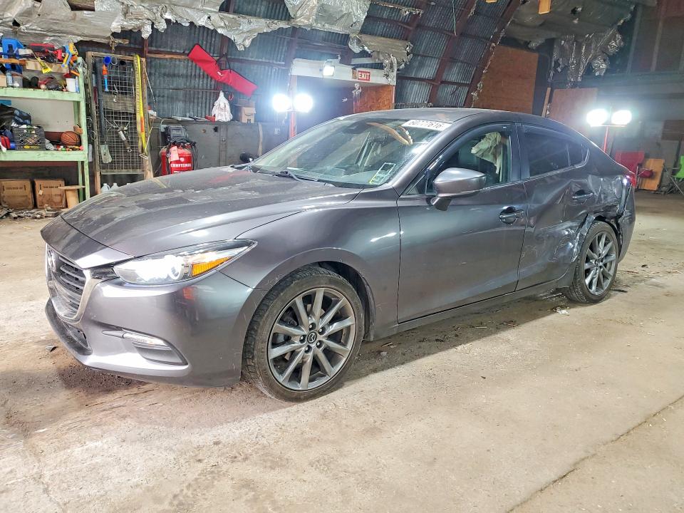 60777616 :رقم المزاد ، 3MZBN1V39JM252621 vin ، 2018 Mazda 3 مزاد بيع