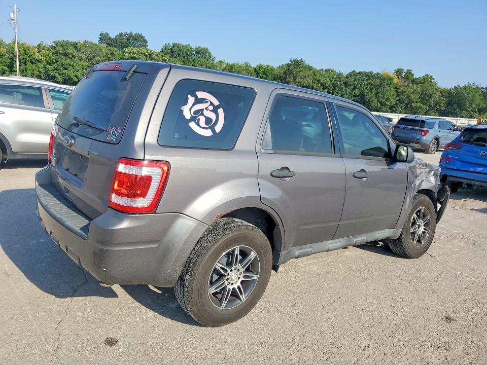 2011 Ford Escape მანქანა იყიდება აუქციონზე, vin: 1FMCU0C70BKB25481, აუქციონის ნომერი: 62456586