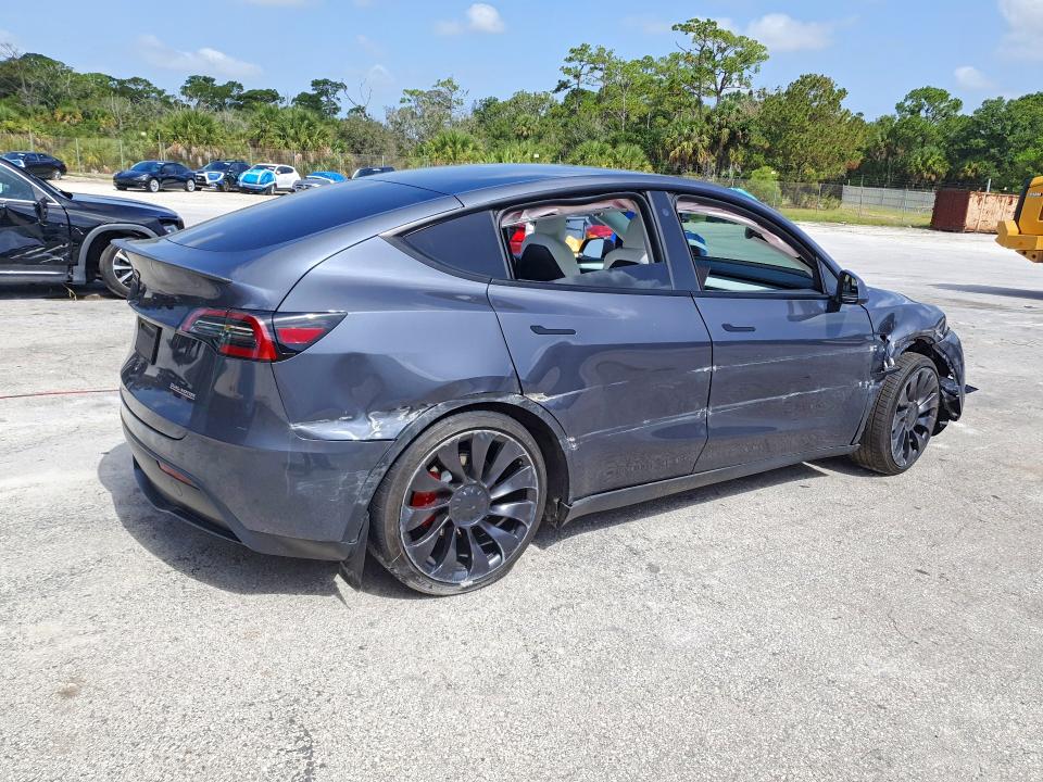 2023 Tesla Model Y მანქანა იყიდება აუქციონზე, vin: 7SAYGDEF0PF617514, აუქციონის ნომერი: 60564286
