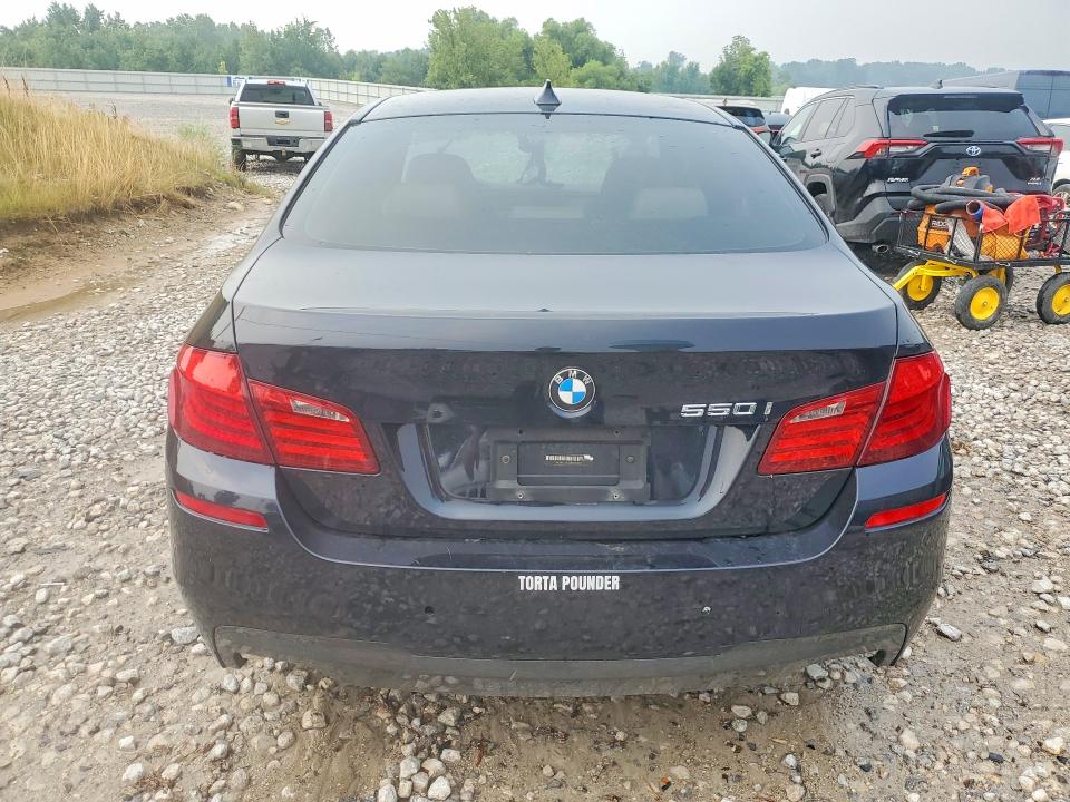 61166736 :رقم المزاد ، WBAFU9C52BC783217 vin ، 2011 Bmw 550 مزاد بيع