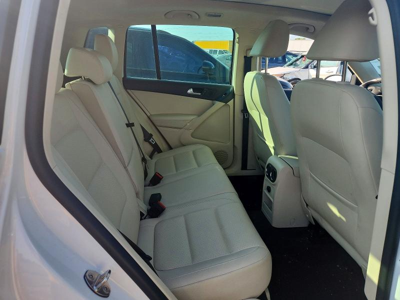 62634546 :رقم المزاد ، WVGAV7AX4DW556403 vin ، 2013 Volkswagen Tiguan مزاد بيع