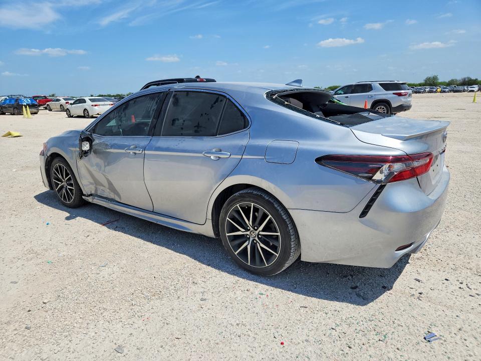 63689876 :رقم المزاد ، 4T1G11AK7MU512933 vin ، 2021 Toyota Camry مزاد بيع