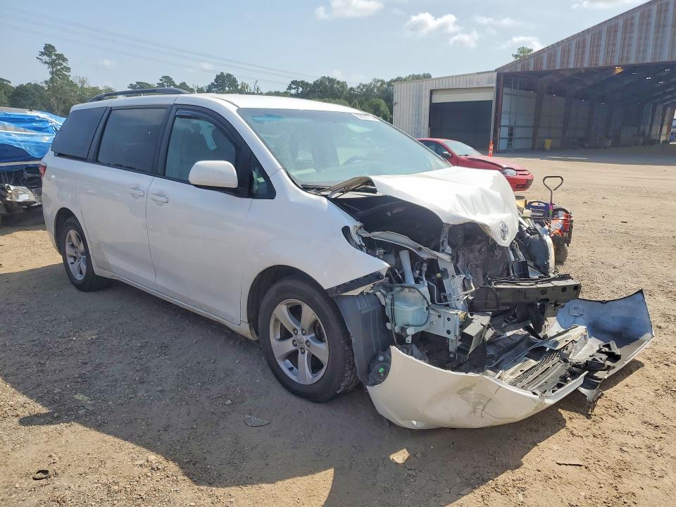 Продажа на аукционе авто 2017 Toyota Sienna, vin: 5TDKZ3DC1HS799543, номер лота: 62939776