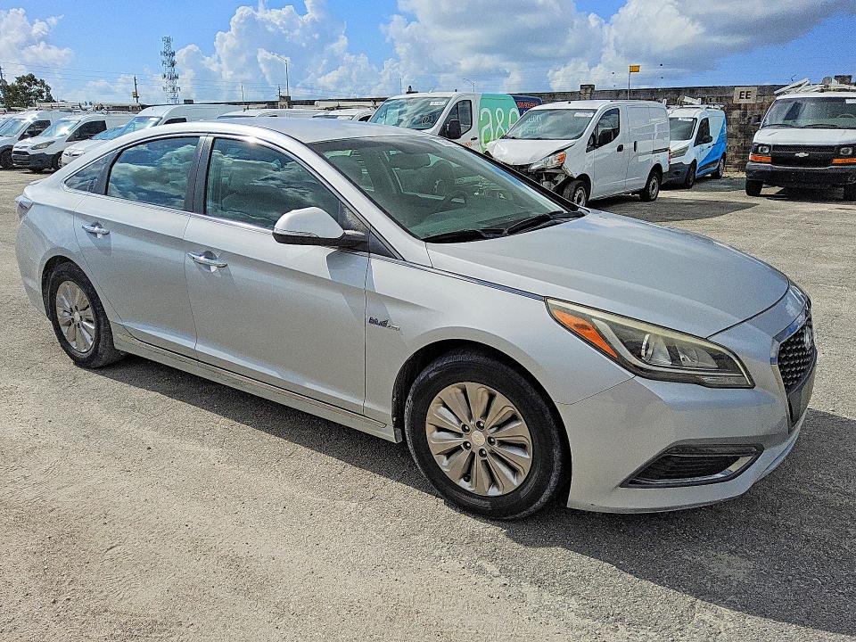 Продажа на аукционе авто 2017 Hyundai Sonata Hybrid, vin: KMHE24L13HA059170, номер лота: 61179366