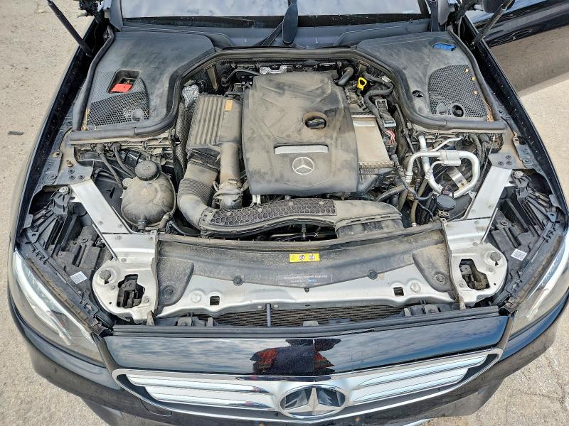 60272956 :رقم المزاد ، WDDZF4KB4JA472019 vin ، 2018 Mercedes-benz E مزاد بيع