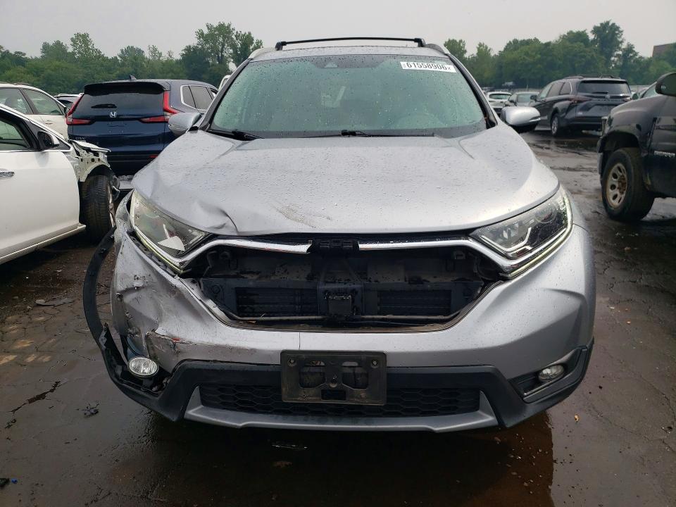 61558906 :رقم المزاد ، 5J6RW2H82HL057607 vin ، 2017 Honda Cr-v مزاد بيع