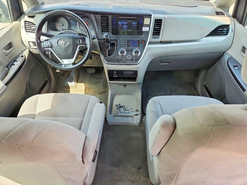 60670576 :رقم المزاد ، 5TDZZ3DC7HS836738 vin ، 2017 Toyota Sienna مزاد بيع