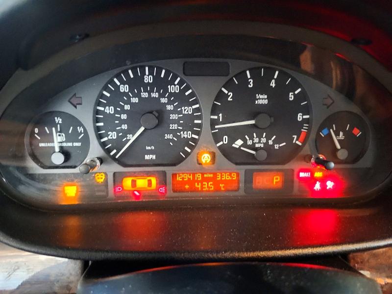 63605566 :رقم المزاد ، WBAAZ33494KP86270 vin ، 2004 Bmw 325 مزاد بيع