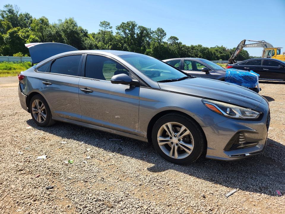 60981306 :رقم المزاد ، 5NPE34AF7JH685027 vin ، 2018 Hyundai Sonata مزاد بيع