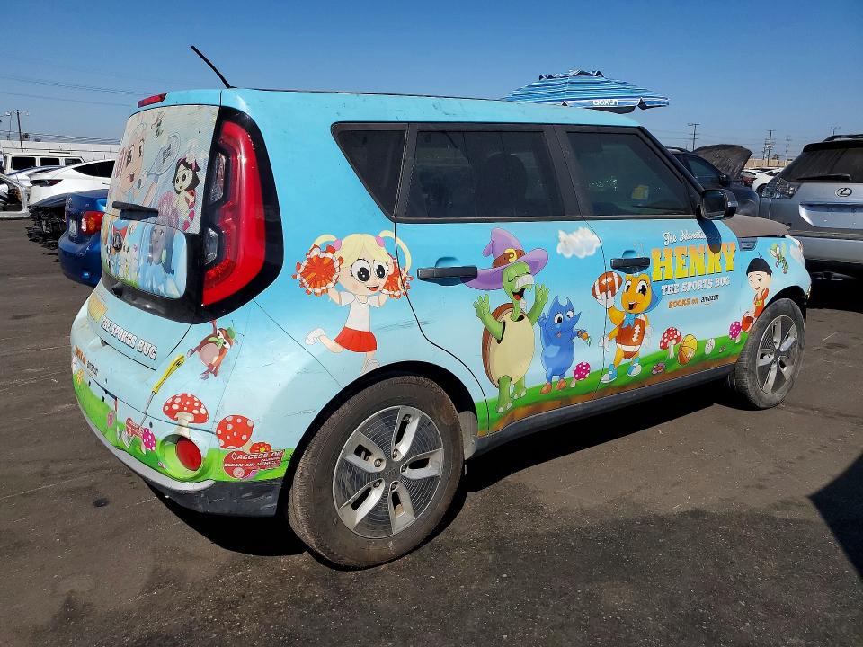 60870746 :رقم المزاد ، KNDJX3AE7J7032271 vin ، 2018 Kia Soul Ev مزاد بيع