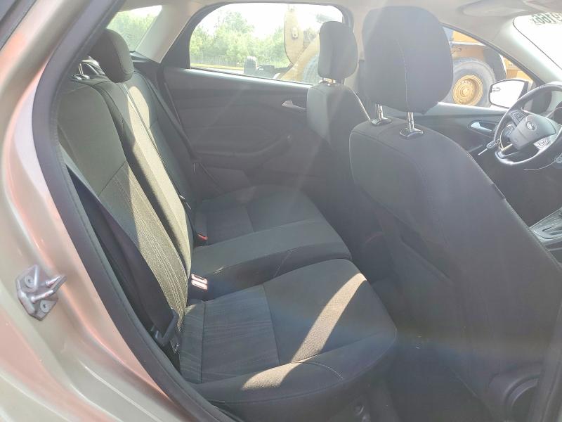 60749166 :رقم المزاد ، 1FADP3M20JL210159 vin ، 2018 Ford Focus مزاد بيع