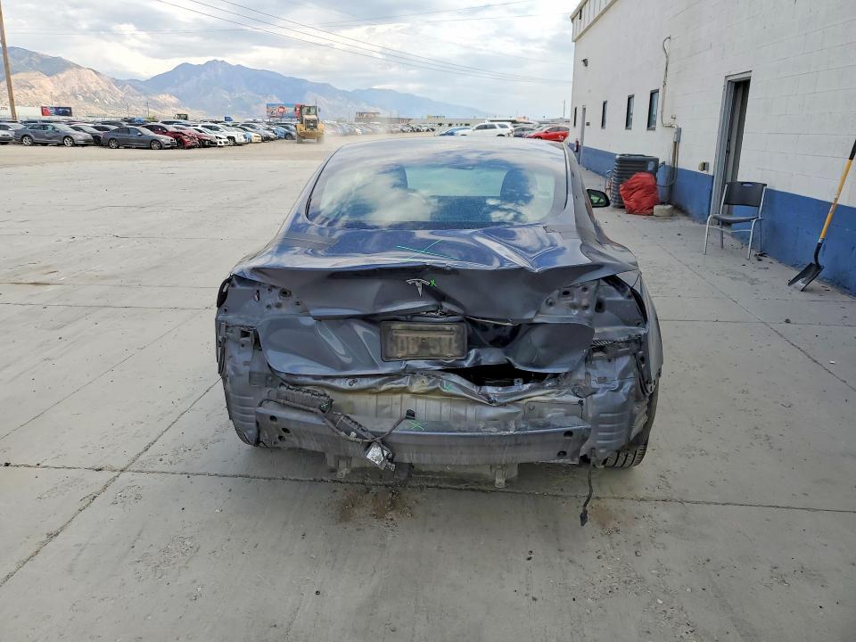 61361906 :رقم المزاد ، 5YJ3E1EA7NF372482 vin ، 2022 Tesla Model 3 مزاد بيع