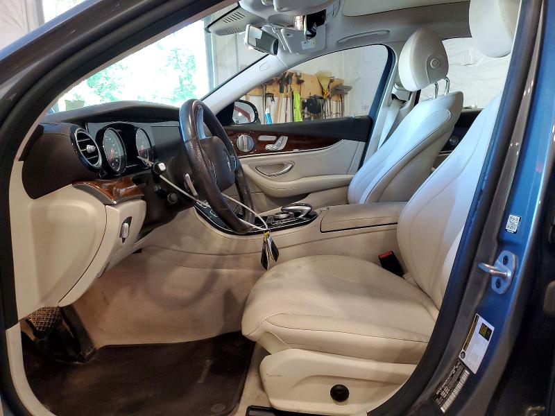 60406486 :رقم المزاد ، WDDZH6GB4JA475324 vin ، 2018 Mercedes-benz E مزاد بيع