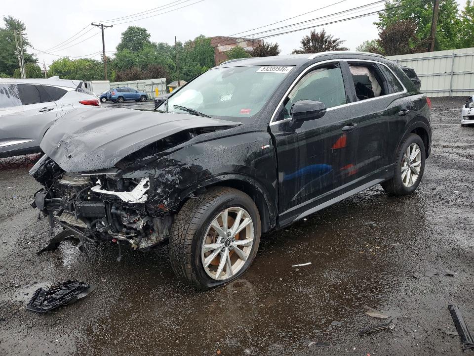 59289586 :رقم المزاد ، WA1EECF39M1022759 vin ، 2021 Audi Q3 مزاد بيع