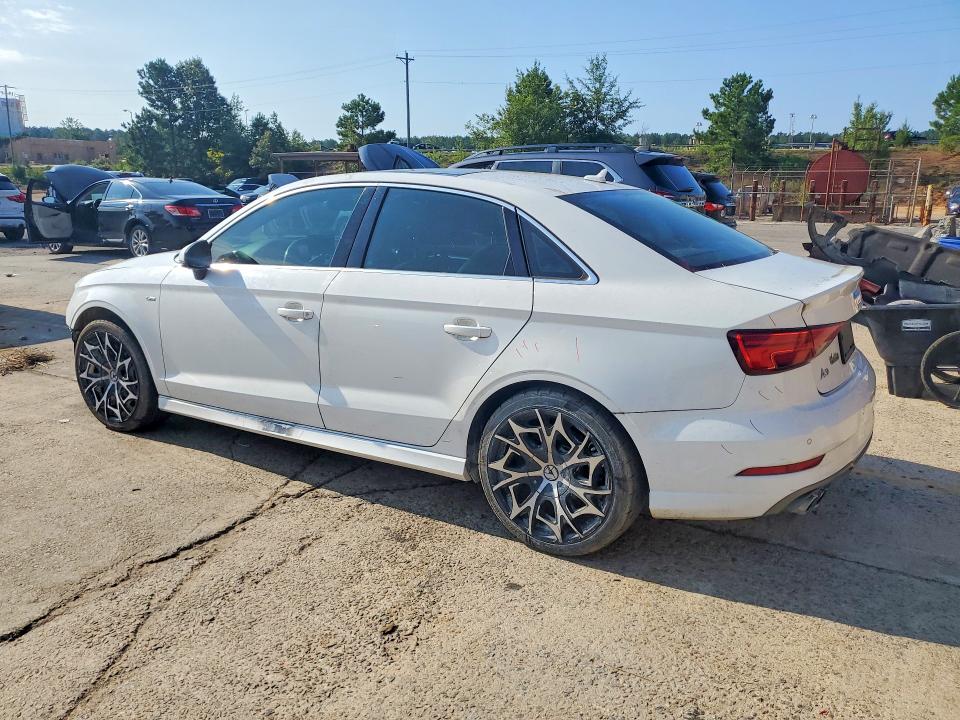 60938626 :رقم المزاد ، WAUGUGFF6J1085667 vin ، 2018 Audi A3 مزاد بيع
