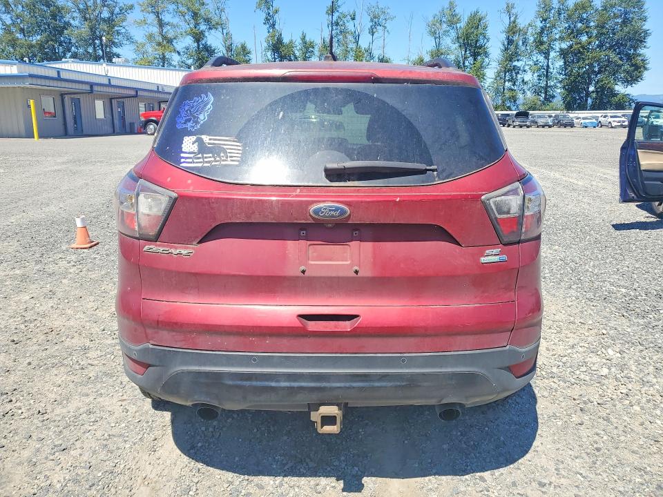 60707556 :رقم المزاد ، 1FMCU9G99HUA15039 vin ، 2017 Ford Escape مزاد بيع