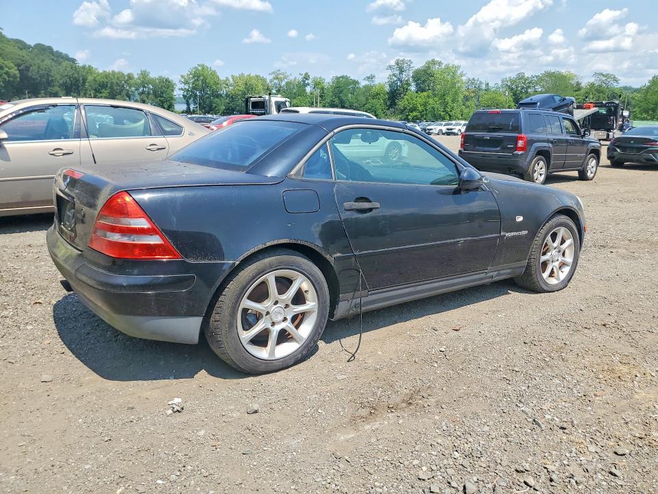 1998 Mercedes-benz Slk მანქანა იყიდება აუქციონზე, vin: WDBKK47F9WF072419, აუქციონის ნომერი: 61551066