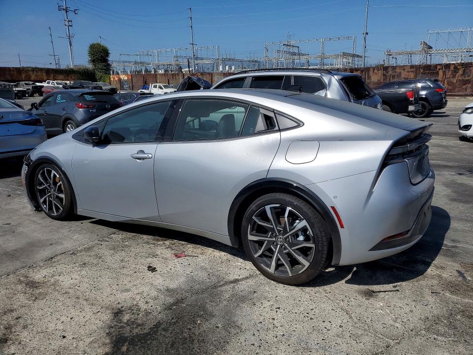 Продаж на аукціоні авто 2026 Toyota Prius Plug-in Hybrid, vin: JTDACACU0T3072111, номер лоту: 62749756