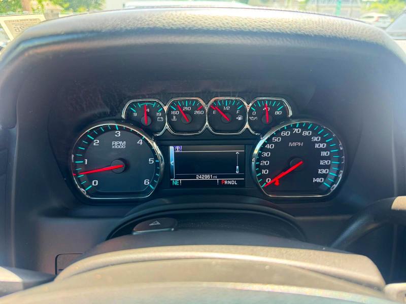 2018 Chevrolet Suburban მანქანა იყიდება აუქციონზე, vin: 1GNSKHKC4JR238205, აუქციონის ნომერი: 62327976