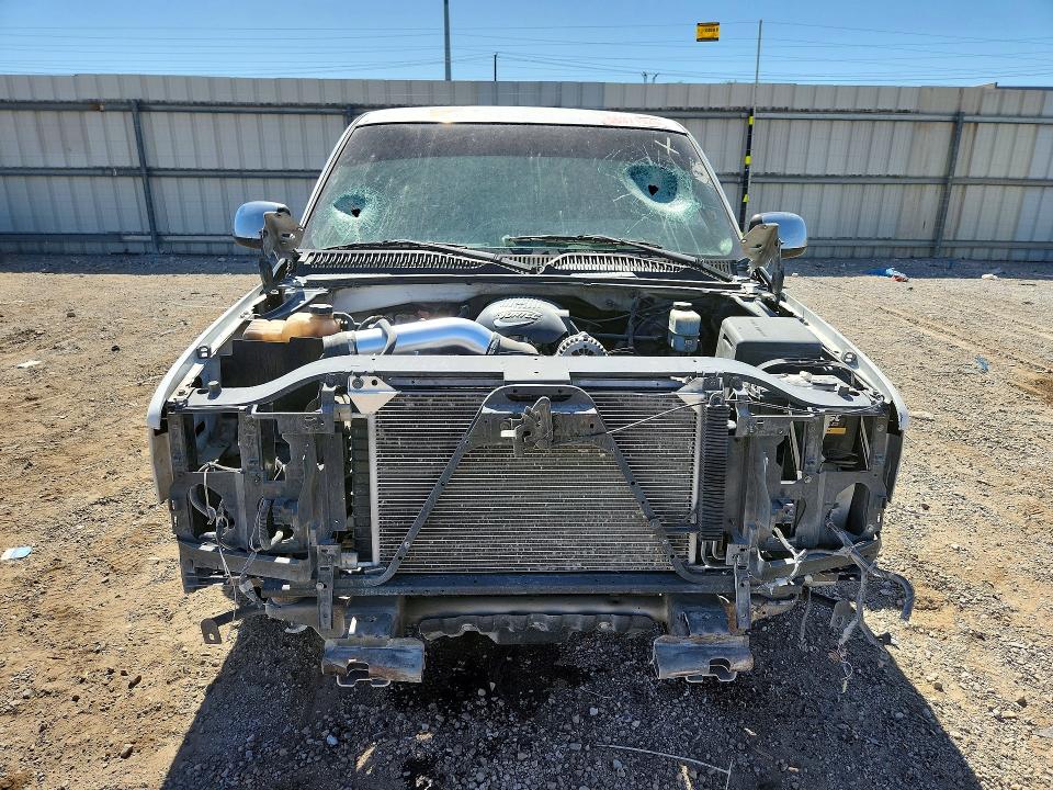 2002 Chevrolet Silverado მანქანა იყიდება აუქციონზე, vin: 2GCEC19V221328349, აუქციონის ნომერი: 56371926