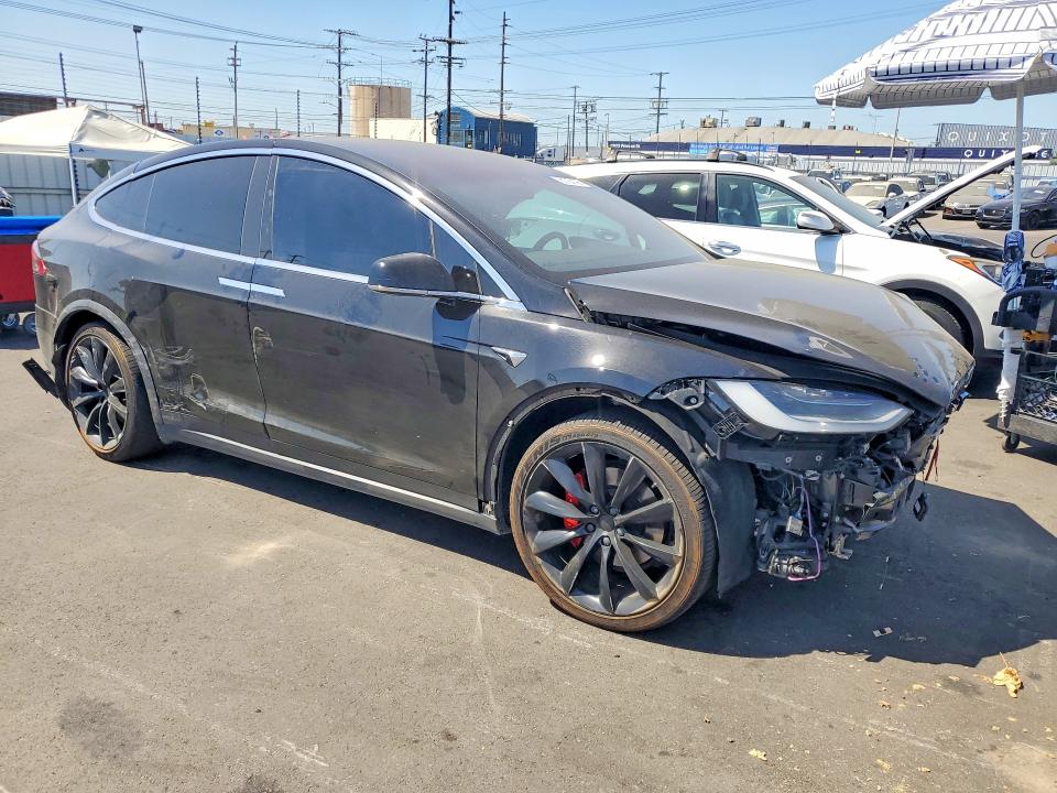 60764196 :رقم المزاد ، 5YJXCDE47LF304537 vin ، 2020 Tesla Model X مزاد بيع