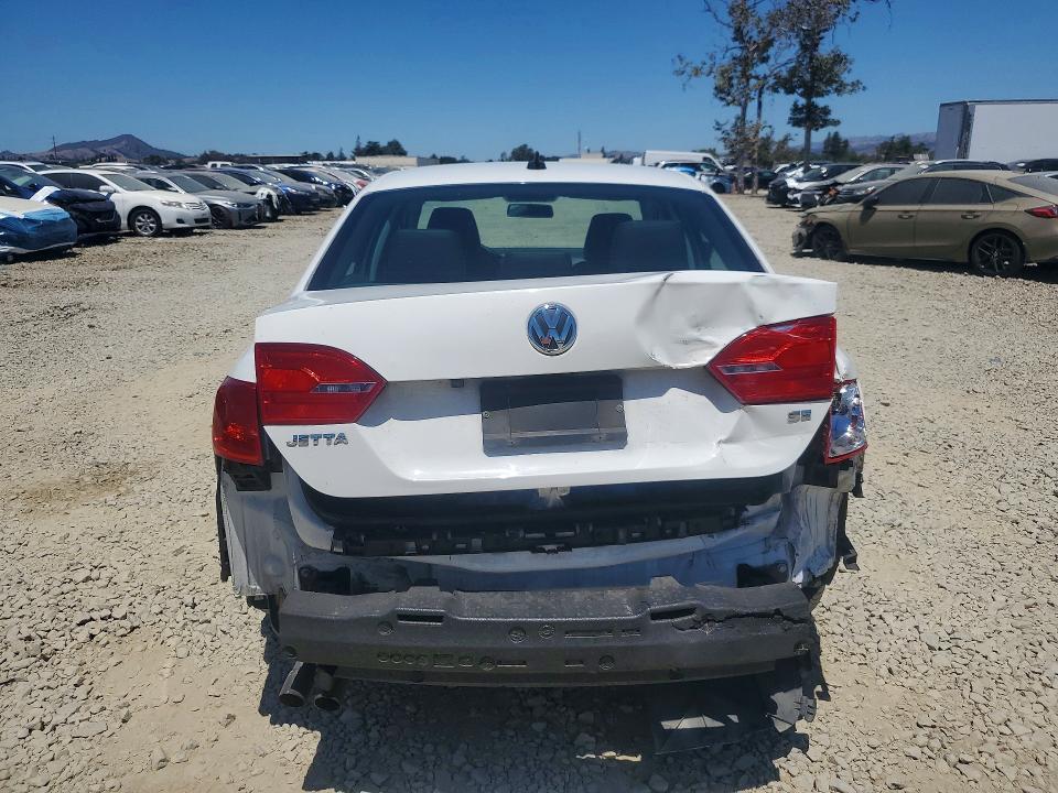 60871426 :رقم المزاد ، 3VWD17AJ0EM227267 vin ، 2014 Volkswagen Jetta مزاد بيع