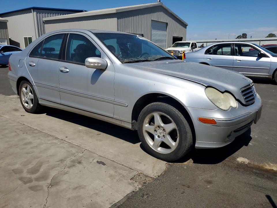 Продажа на аукционе авто 2001 Mercedes-benz C, vin: WDBRF61J11F037653, номер лота: 61235926