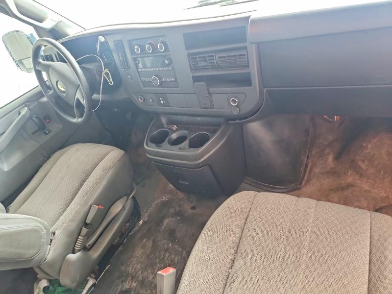 60181976 :رقم المزاد ، 1GCWGAFF3H1333919 vin ، 2017 Chevrolet Express G2500 مزاد بيع