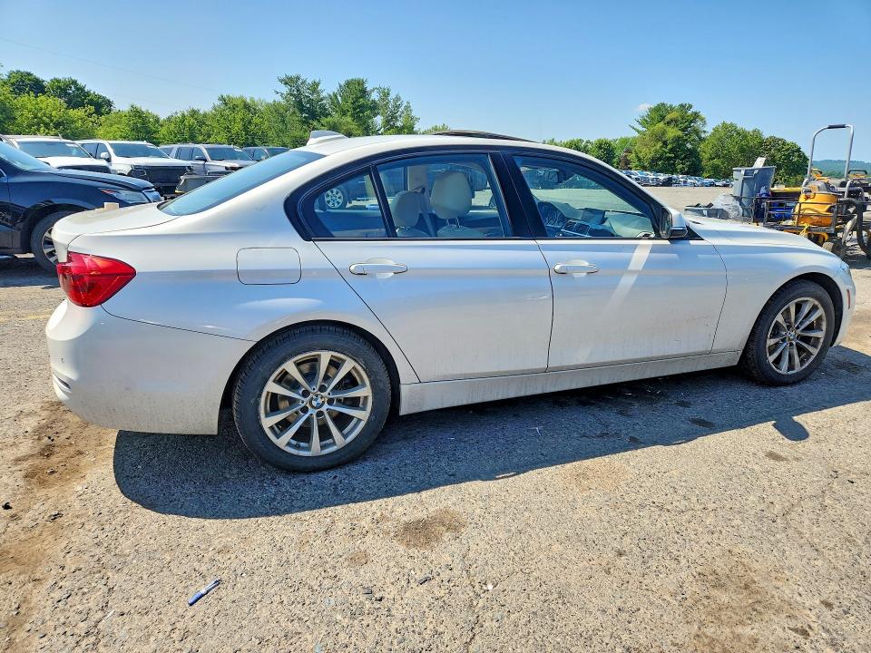 61144056 :رقم المزاد ، WBA8A3C58JA505012 vin ، 2018 Bmw 320 مزاد بيع
