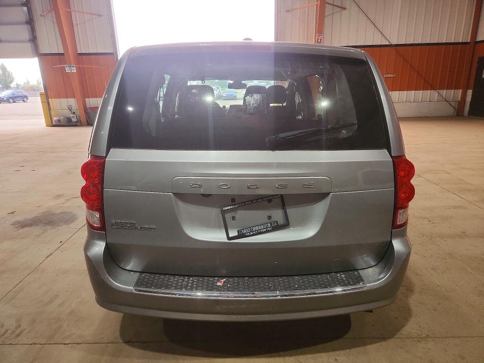 61213826 :رقم المزاد ، 2C4RDGBG4JR275862 vin ، 2018 Dodge Grand Caravan مزاد بيع