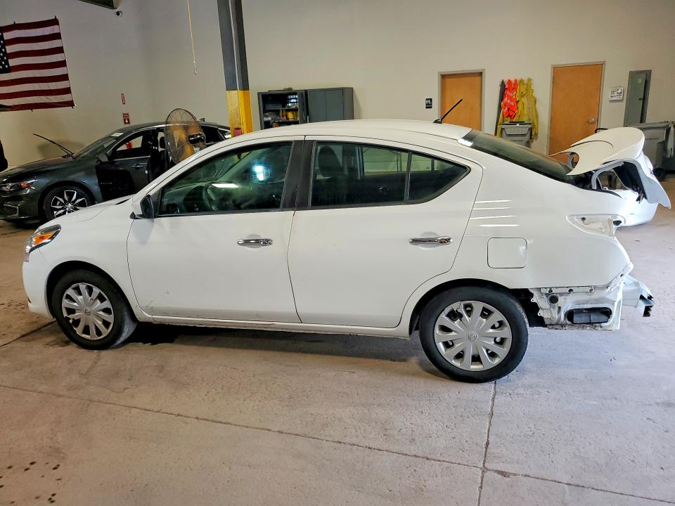 60566656 :رقم المزاد ، 3N1CN7AP2HL840110 vin ، 2017 Nissan Versa مزاد بيع