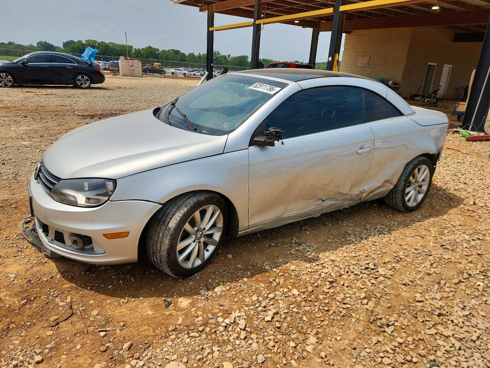 62811786 :رقم المزاد ، WVWBW8AHXFV002621 vin ، 2015 Volkswagen Eos مزاد بيع