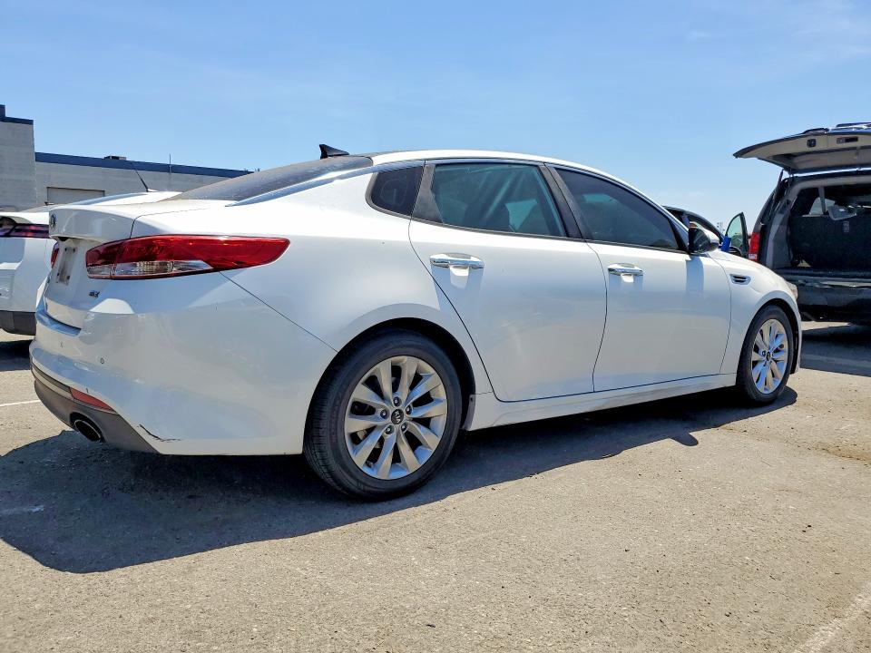 Продаж на аукціоні авто 2016 Kia Optima, vin: 5XXGU4L36GG067498, номер лоту: 62844716